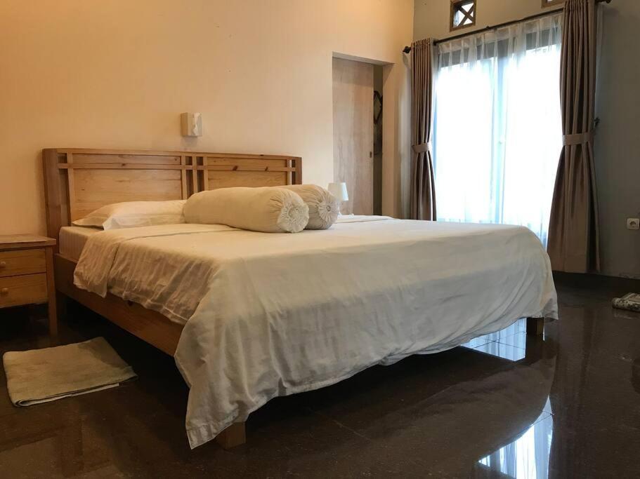 Villa Naumi Bandung Exteriör bild