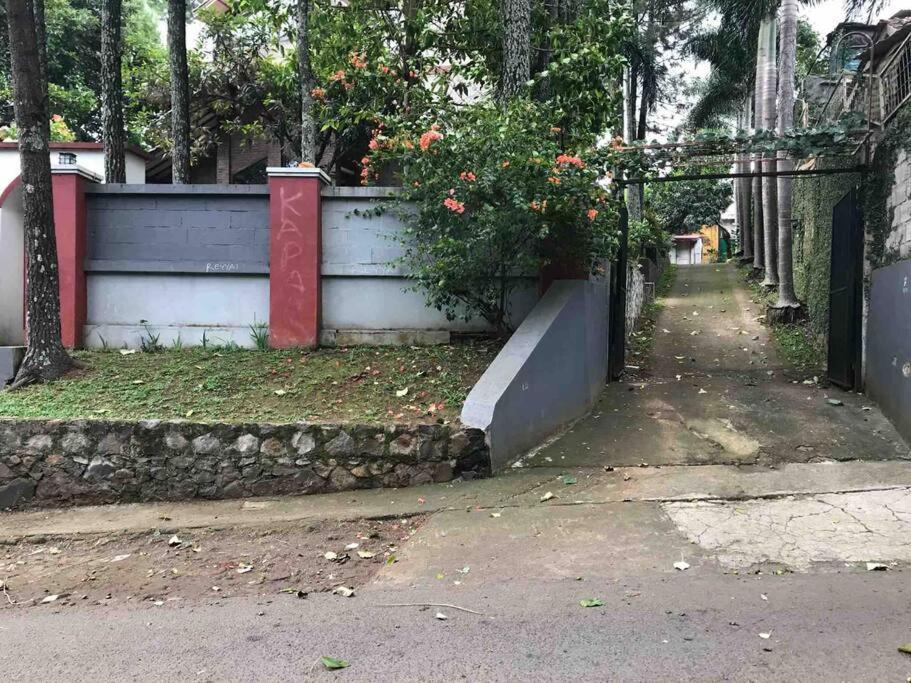 Villa Naumi Bandung Exteriör bild