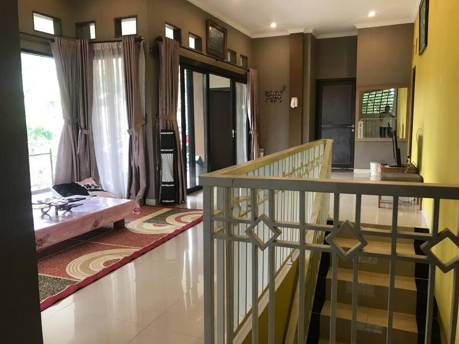 Villa Naumi Bandung Exteriör bild