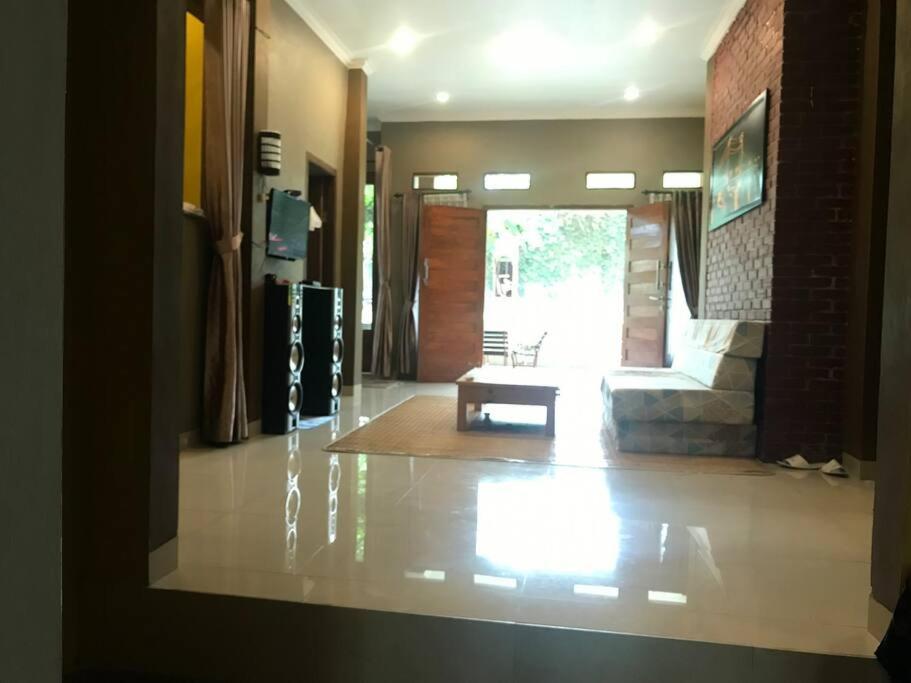 Villa Naumi Bandung Exteriör bild